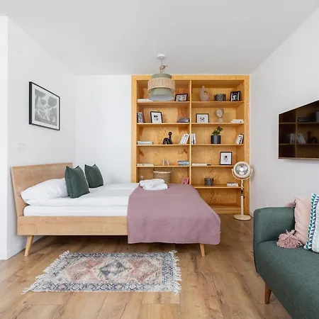 Apartment Stare Podgorze Sliska Cracow By Renters *